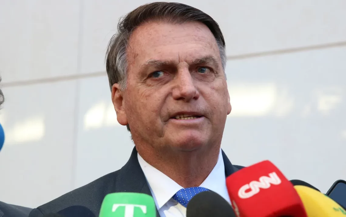 Defesa de Jair Bolsonaro refutou suspeita de pedido de asilo na embaixada da Hungria - Todos os direitos: © Conjur
