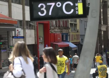 temperaturas elevadas, intenso calor, onda de calor