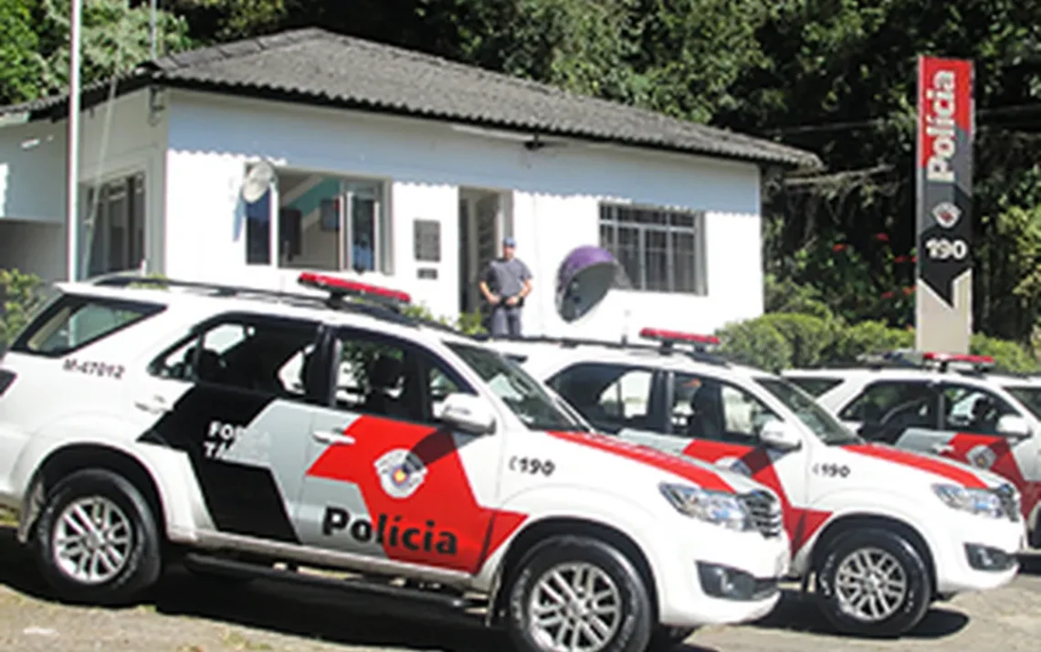 intrusão em casa, entrada forçada