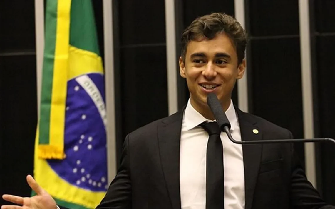 deputado federal Nikolas Ferreiras, parlamentar, presidente da Comissão de Educação, presidente da Comissão de Educação da Câmara dos Deputados, o governo do presidente Luiz Inácio Lula da Silva, Palácio do Planalto, hostilizado, evento, Bolsonaro