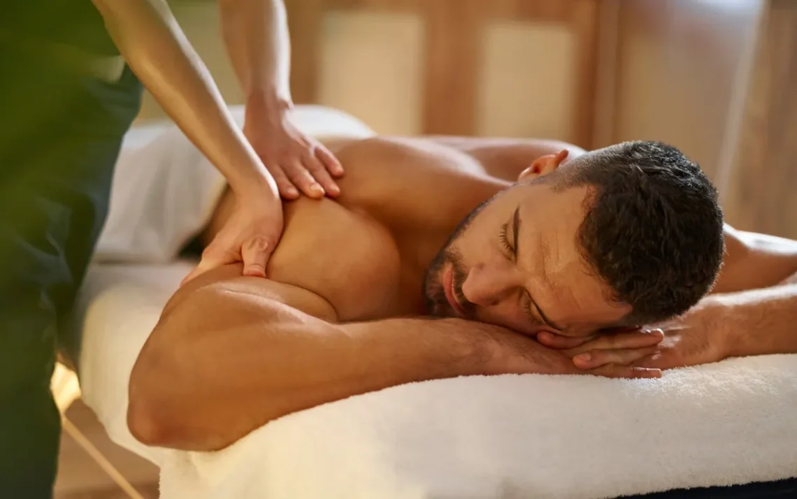 massagem, tântrica para homens, prática, de autoerotismo;