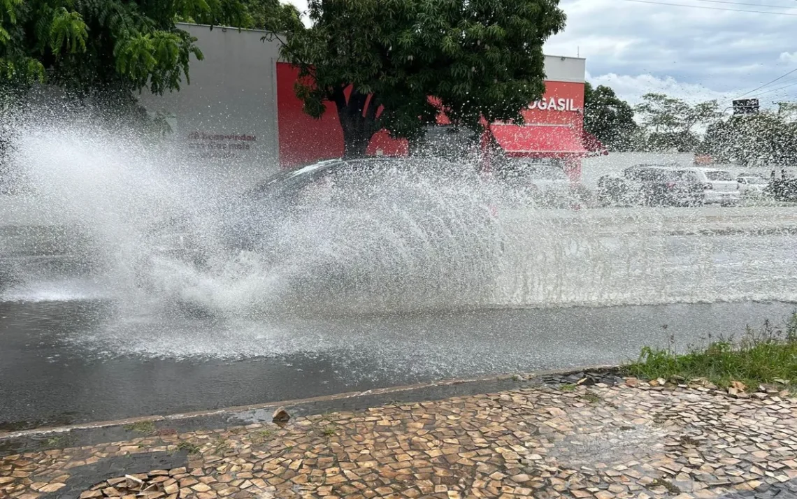 tempestades, precipitações fortes