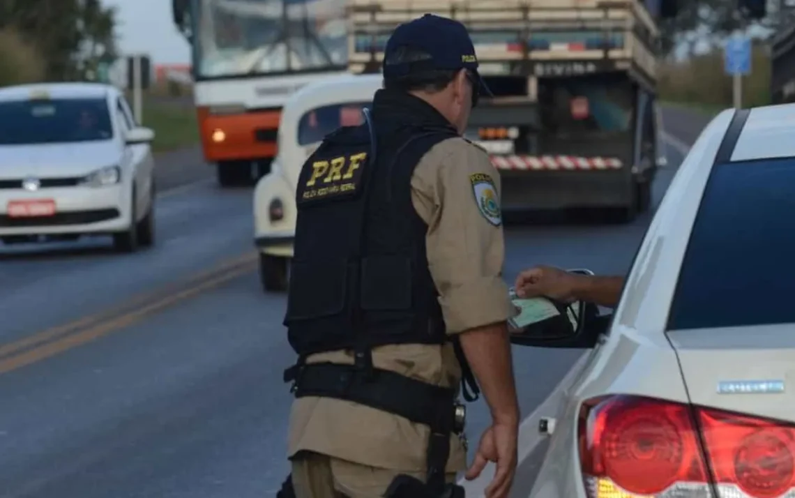 bandidos, delinquentes, infratores