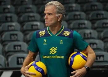 treinador, vitorioso, olímpico, bicampeão, comando;