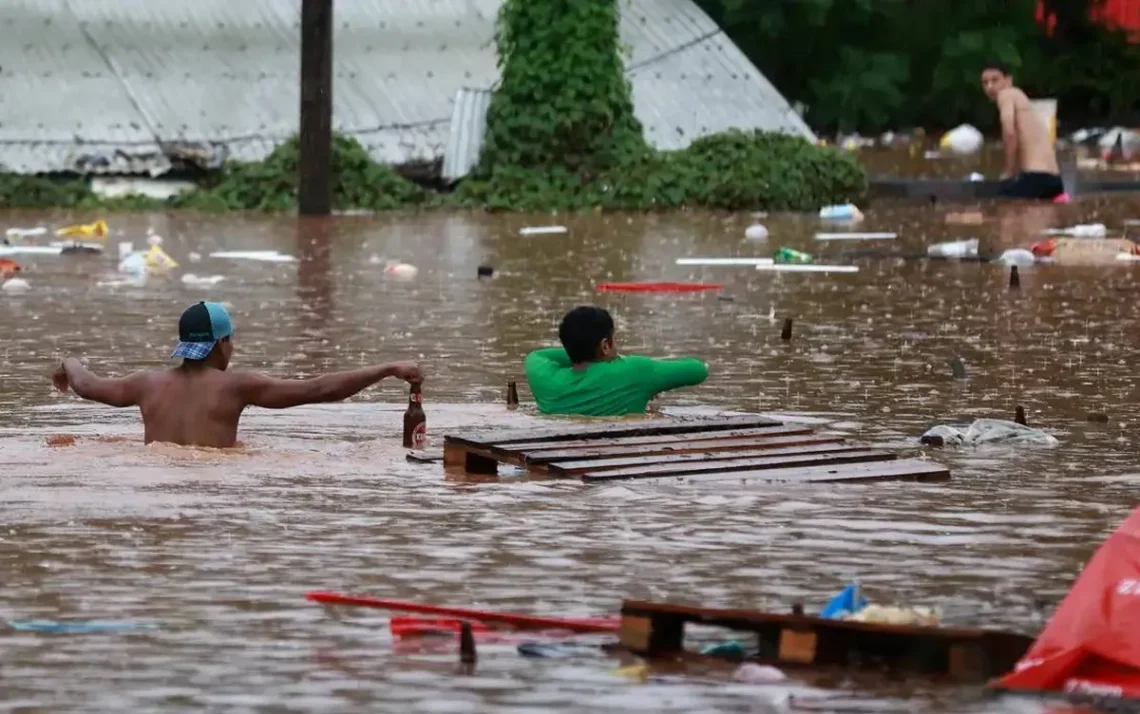 fortes, precipitações;