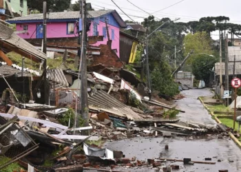 enchentes, cheias, precipitações, tempestade;