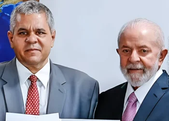 ministros, juízes.