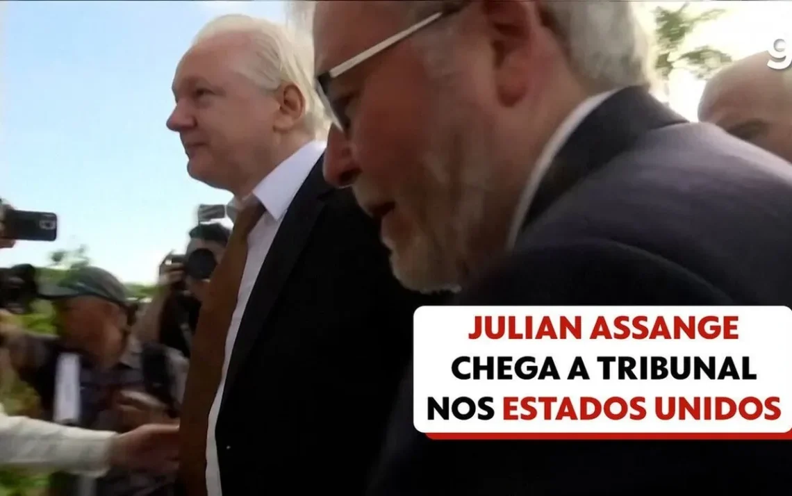 Julian, Assange.