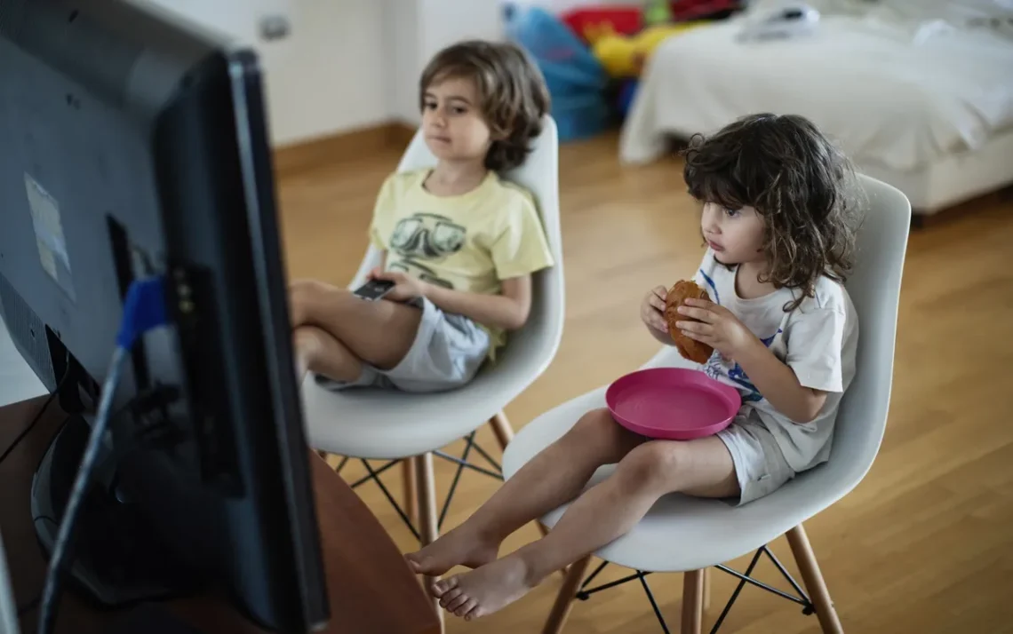 hábito, assistir TV, comendo, alimentar-se, em frente, televisão;