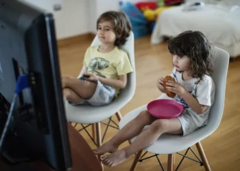 hábito, assistir TV, comendo, alimentar-se, em frente, televisão;