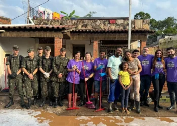 Limpeza, solidária, Ação, de voluntariado, Ajuda, humanitária;