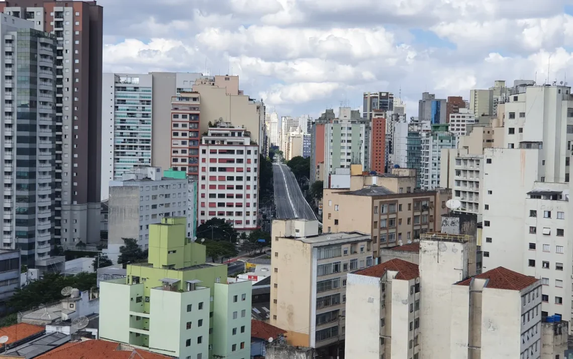 Locações habitacionais, Alugueres domiciliares, Arrendamentos residenciais;