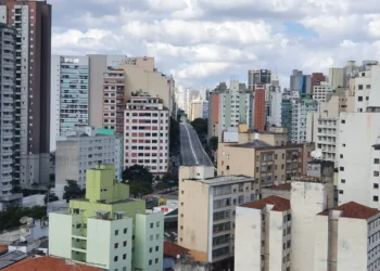 Locações habitacionais, Alugueres domiciliares, Arrendamentos residenciais;