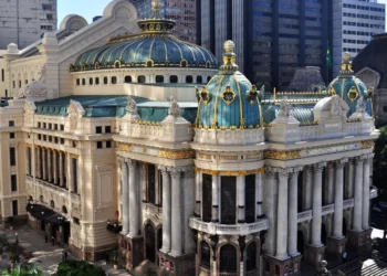 Teatro Municipal do Rio, Casa de espetáculos;