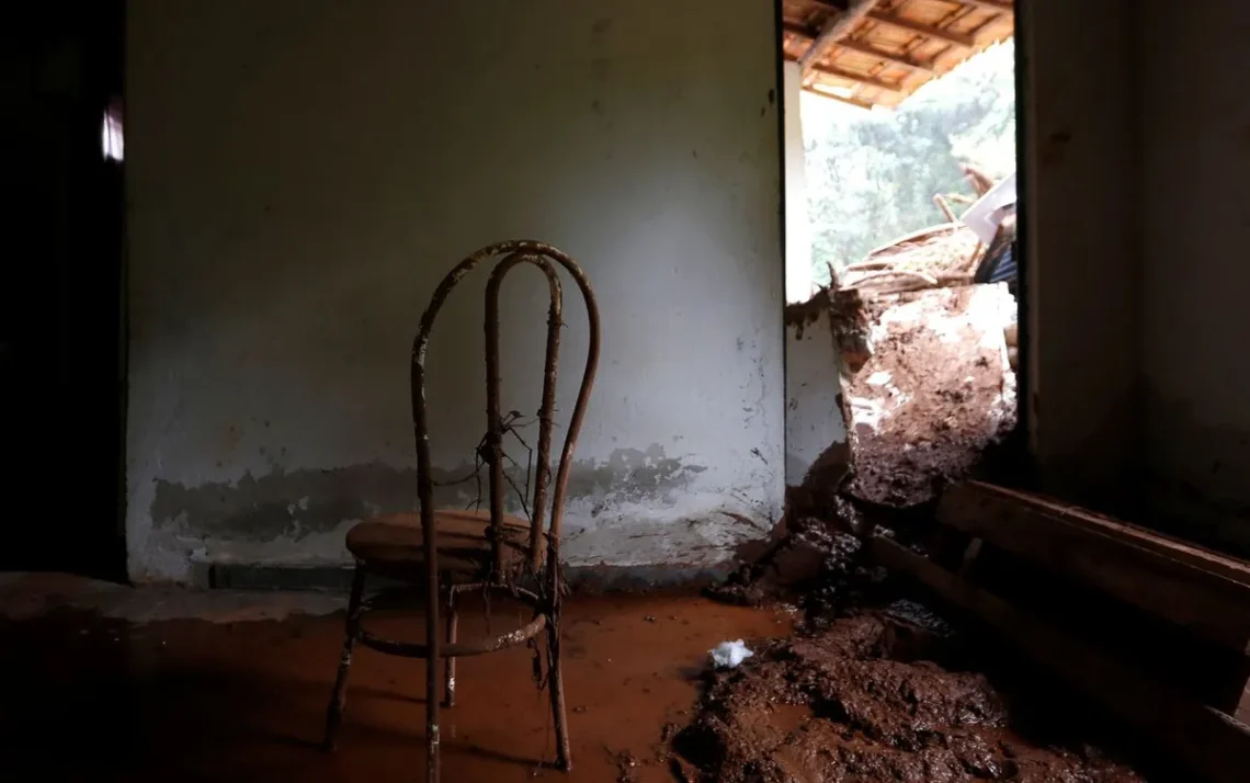 Associação dos Familiares, Associação de Vítimas e Atingidos, pelo Rompimento da Barragem, Mina Córrego, do Feijão;