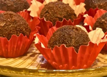 brigadeiro, bolinhas;