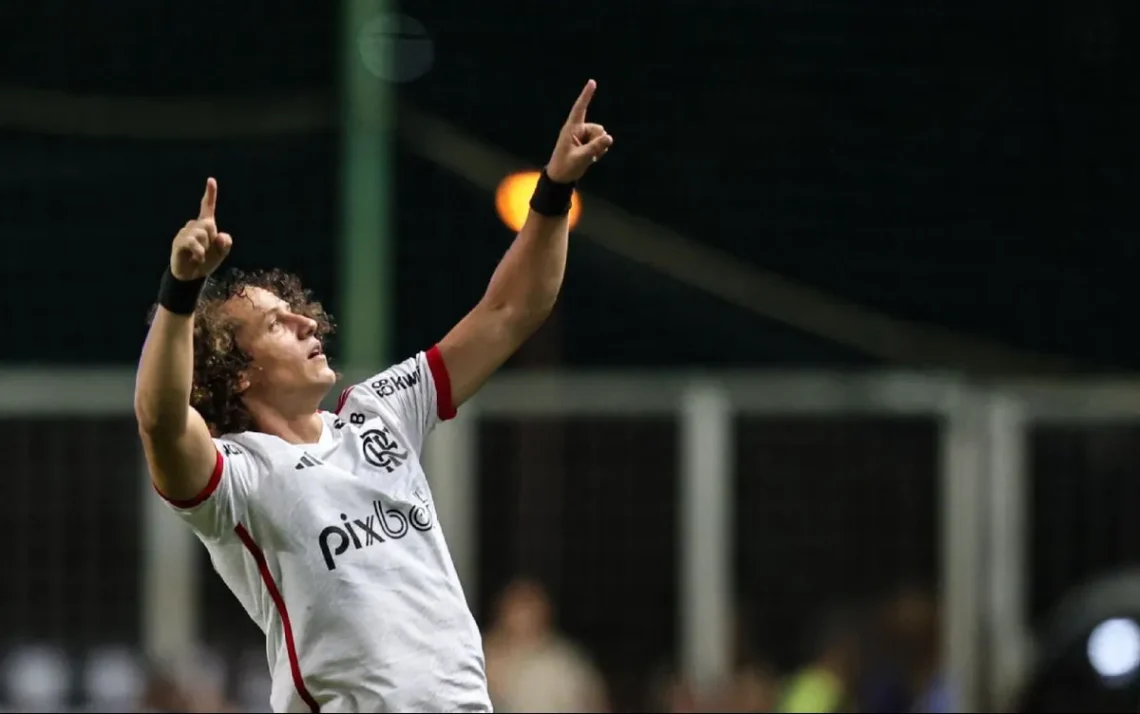 David Luiz 'previu' gol inusitado do Flamengo e revela brincadeira com jogador do Cruzeiro: 'Falei que ia passar por fora' - Foto: @ ESPN - Todos os direitos: @ ESPN