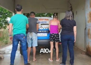 Casal preso após denúncia do pai da criança Divulgação - Todos os direitos: © A10 Mais